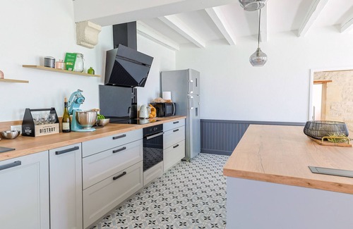 Merpins Villa | Charming 19th Century Charentaise House with Private Pool