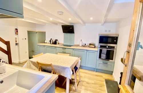 Porthleven Cottage | Charming 19th Century Fisherman's Cottage by Porthleven Beach