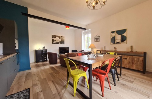 La Garnache Cottage | Relaxing Getaway at Gite La Garnache with Pool & Spa