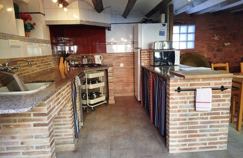 Benavites House | Charming Casa Antigua: Historic Retreat near Beaches & Mountains