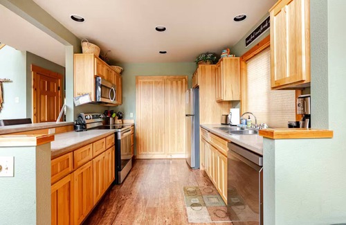Redmond Ski Chalet | Outstanding 19th Hole Chalet at Eagle Crest Resort