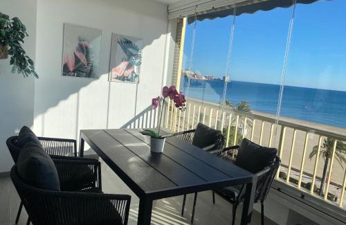 Cullera Apartment | Oceanfront Getaway with Pool - Guest Rated 9.5/10