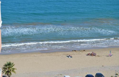 Oropesa del Mar Apartment | Prime Daytona Beachfront Retreat with Ocean Views