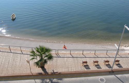 L'Ampolla Apartment | Oceanfront Retreat with Breathtaking Views and Pool