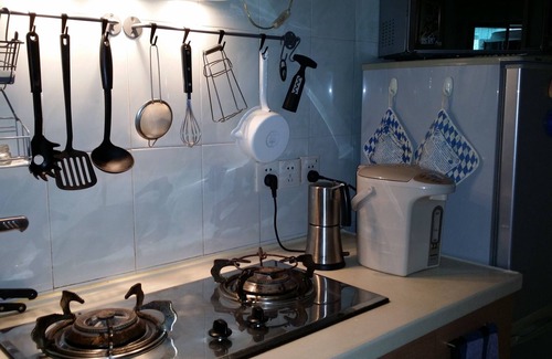 Liwan Apartment | Discover 1A Real-China Home: Cozy City Center Retreat