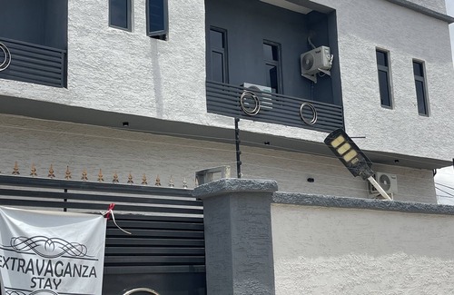 Lagos Apartment | 1and 2 beds. apt.in beautiful Lagos with AC, WiFi,24hrs power by solar, 100% se