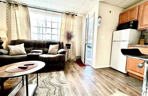 Swarthmore Apartment | Cozy 1B1B Retreat in Swarthmore with Parking & Breakfast