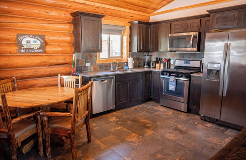Bonners Ferry Cabin | Cozy 1BD Retreat with Kitchen & WiFi for Family Getaways