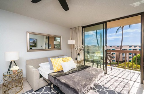Kihei Apartment | Oceanfront 1BD Condo with Pool & Breathtaking Views