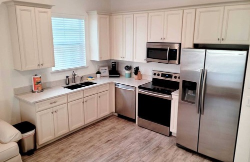 West Kissimmee Cottage | Island-Inspired 1BD Margaritaville Cottage Near Disney