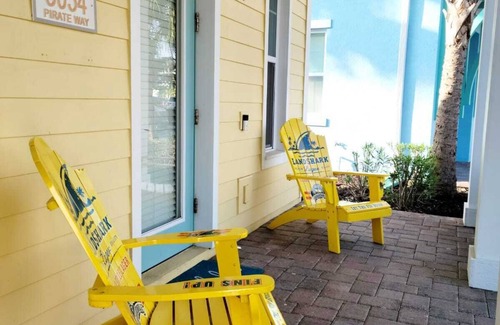 West Kissimmee Cottage | Island-Inspired 1BD Margaritaville Cottage Near Disney
