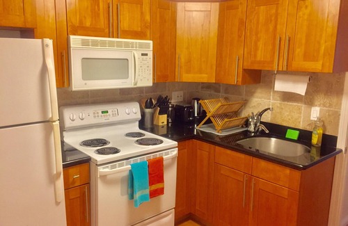 Outer Sunset Apartment | Ocean Beach Retreat with Garage Parking & Pet-Friendly Amenities