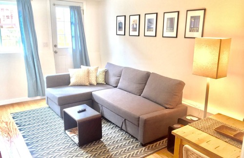 Outer Sunset Apartment | Ocean Beach Retreat with Garage Parking & Pet-Friendly Amenities