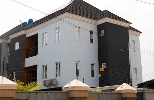 Alimosho Apartment | Cozy 1-Bedroom with Pool, Gym & Wi-Fi for Your Stay