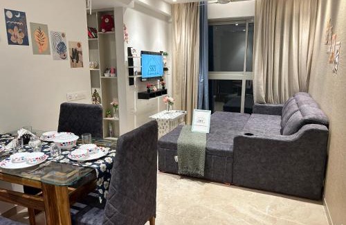 Hiranandani Gardens Apartment | Comfortable 1BHK Stay in Hiranandani Powai - SKY HOMES