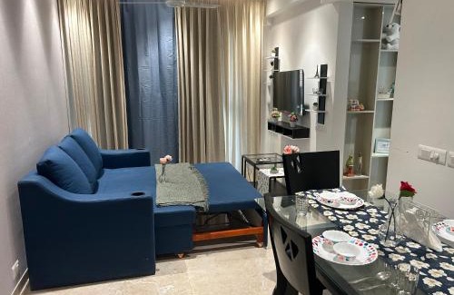 Hiranandani Gardens Apartment | Pet-Friendly 1BHK Retreat in Hiranandani Powai - SKY HOMES