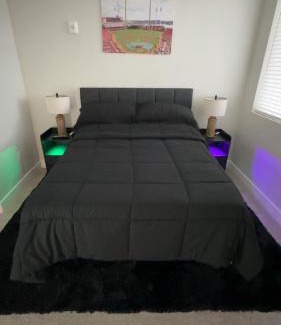 Central Business District Apartment | 1BR, 1 Bath Apmt with Pool and Riverfront View Only Steps from The Banks & Stadiums !