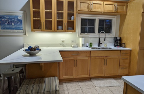 Saugatuck Condo | Cozy Lakefront Apartment Near Downtown Saugatuck