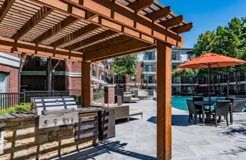 Bryan Place Apartment | Elegant 1BR Retreat in Arts District, Downtown Dallas
