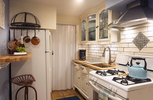 East Richmond Heights Apartment | Modern 1BR Retreat Near Parks, Wine Country & Ocean Views