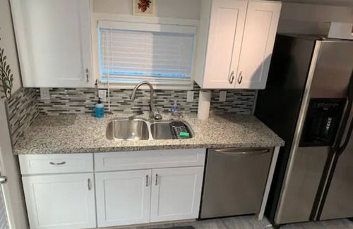 Camelback East House | Pet-Friendly Central Phoenix Casita with Spa and Hot Tub