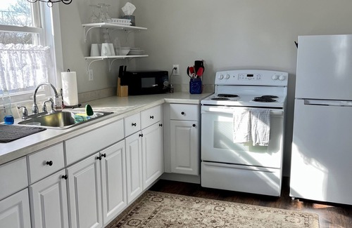 Chardon Apartment | Pet-Friendly 1BR Apartment in Chardon - Guest Rated 9.4