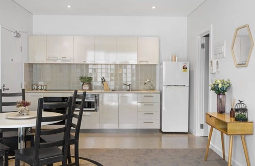 Adelaide Central Business District Apartment | Prime Adelaide CBD Apartment with Family-Friendly Amenities