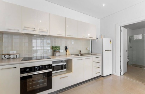 Adelaide Central Business District Apartment | Prime Adelaide CBD Apartment with Family-Friendly Amenities