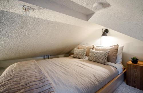 Whistler Creekside House | Cozy 1BR Loft Near Creekside Gondola by Harmony Whistler