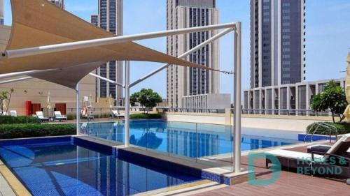Dubai Apartment | Elegant 1BR Apartment with Marina Views at Creek