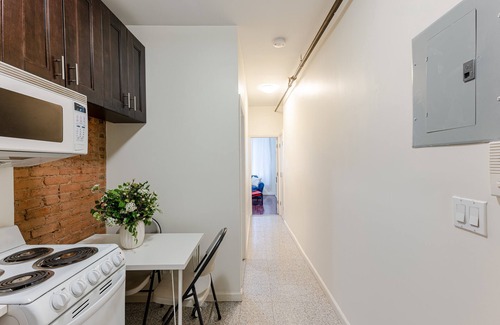 East Harlem Apartment | Cozy 1BR Apartment with Spa Near Park, Rated 9.6/10