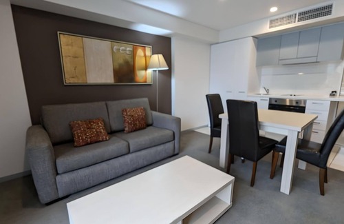 Adelaide Central Business District Apartment | Cozy 1BR Apartment with Pool on North Terrace