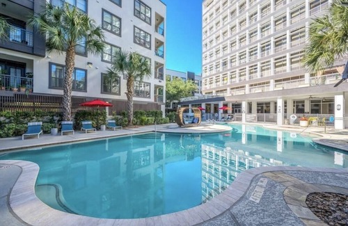 Willow Meadows/Willowbend Area Apartment | Relaxing 1BR Apt by NRG with Pool and Spa in Uptown