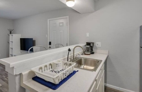 Vickery Meadow Apartment | Cozy 1BR Apartment Next to Topgolf - Family Friendly Stay