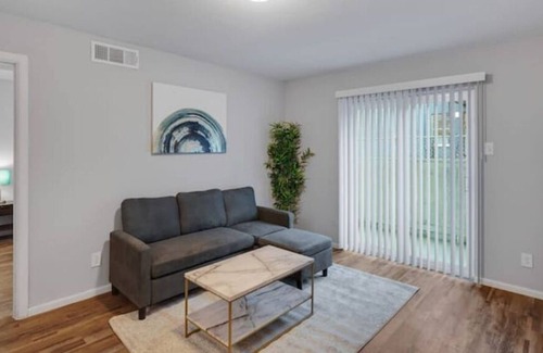 Vickery Meadow Apartment | Cozy 1BR Apartment Next to Topgolf - Family Friendly Stay