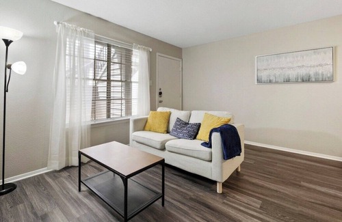 North Austin Civic Association Apartment | 1BR Apt in Austin, TX: Gym, Pool, Near Attractions