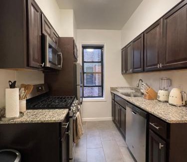 Queens Apartment | Convenient 1BR Apt in Sunnyside, Close to Manhattan