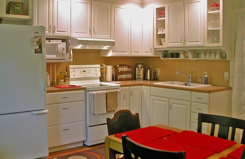 Glen Echo Apartment | Idyllic 1BR Apartment with Breakfast in Clintonville