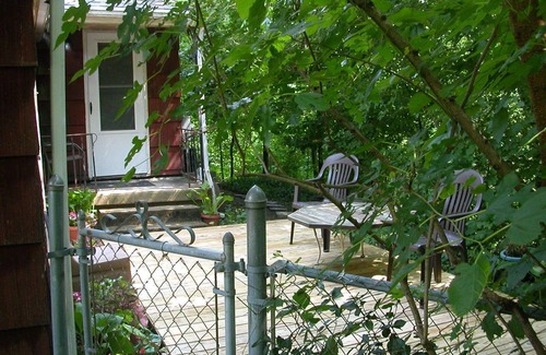 Glen Echo Apartment | Idyllic 1BR Apartment with Breakfast in Clintonville