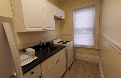 Worcester Apartment | Convenient 1BR Apt Near MCPHS, WPI & St Vincent Hospital