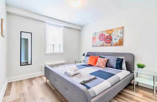 Hamilton Apartment | Modern 1BR Apartment with King Bed & Netflix Downtown