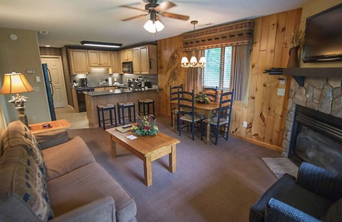 Banner Elk Condo | Cozy 1BR Villa in Banner Elk with Pool and Spa Amenities