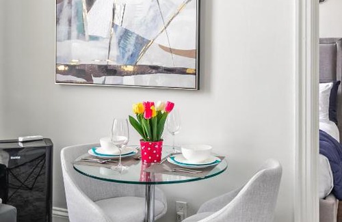 Hamilton Apartment | Stylish 1BR Boutique Apartment in Prime Downtown Location
