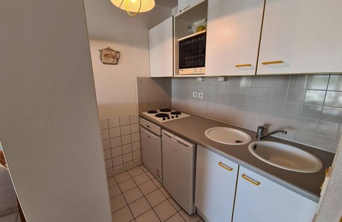 Plage d'Argeles Apartment | Inviting Apartment in Argelès-sur-Mer with Oceanfront Views