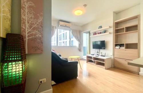 Phra Khanong Nuea Apartment | Comfortable 1 Bedroom Condo Near BTS with Fiber Wifi