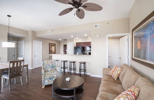 Sandestin Condo | Beachfront Bliss: Pool, Hot Tub & Scenic Ocean Views