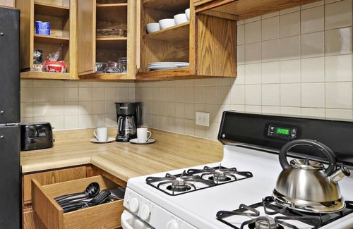 Cragin Apartment | Modern 1BR Apartment with Kitchen and Laundry Facilities