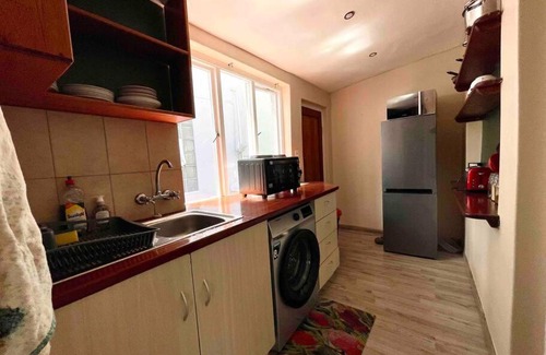 Cape Town City Centre Apartment | Cozy 1BR Cottage with Private Entry and Pet-Friendly Access