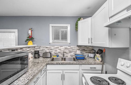 Park Place Apartment | Modern Apt with Pool & Spa Near Downtown Houston
