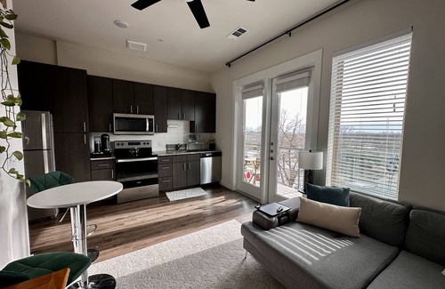 Highland Apartment | Downtown Gem with Prime Amenities and Pool Access